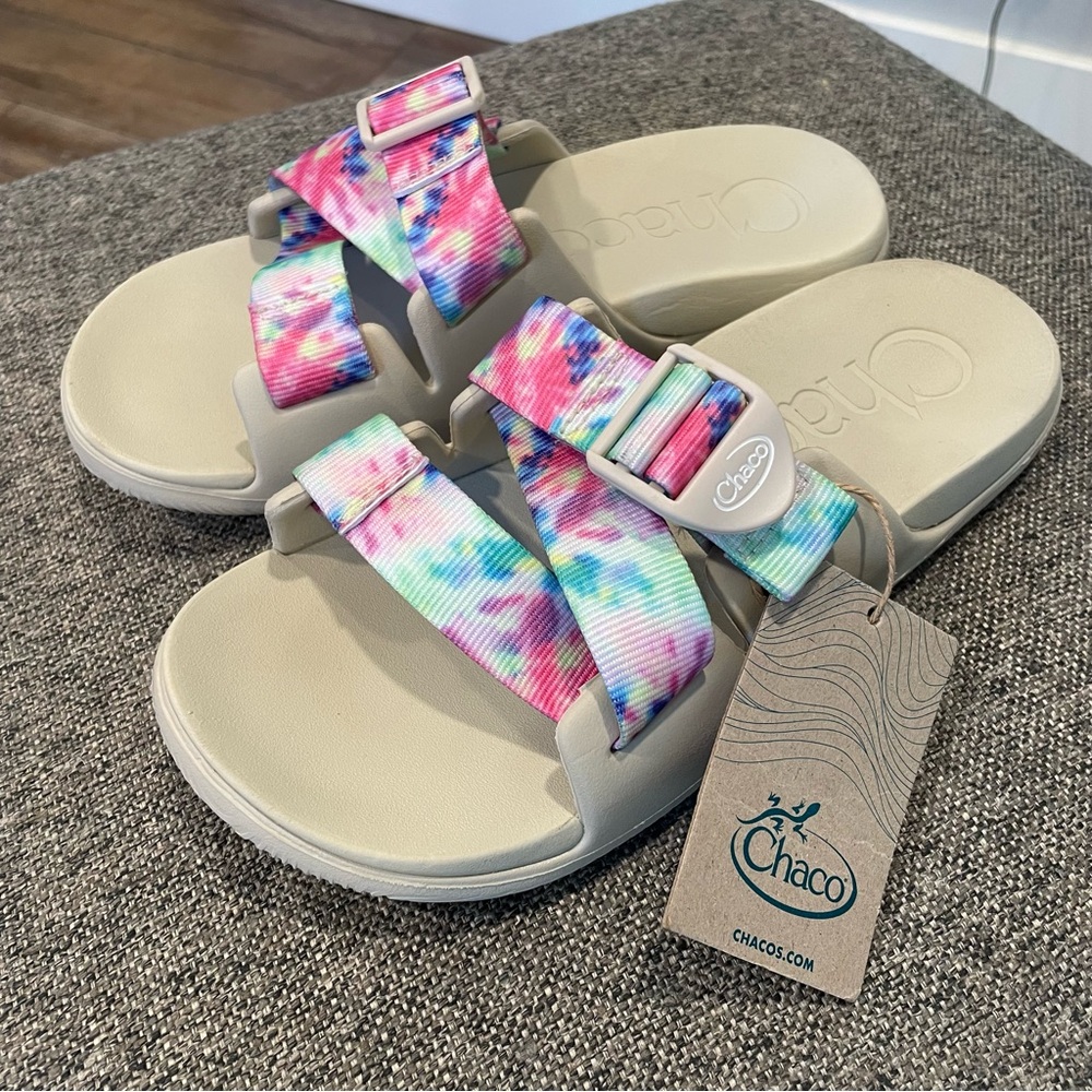 Chaco Chillos slides / sandals light color tie dye straps womens 6 BRAND NEW!!